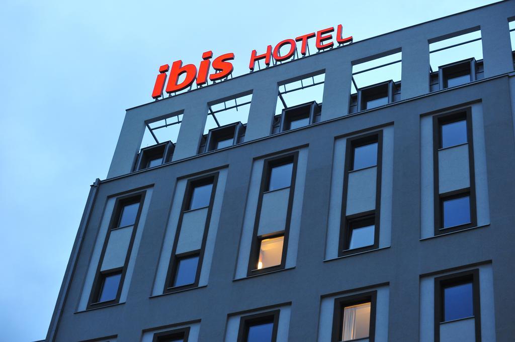 Ibis Skopje City Center Bagian luar foto