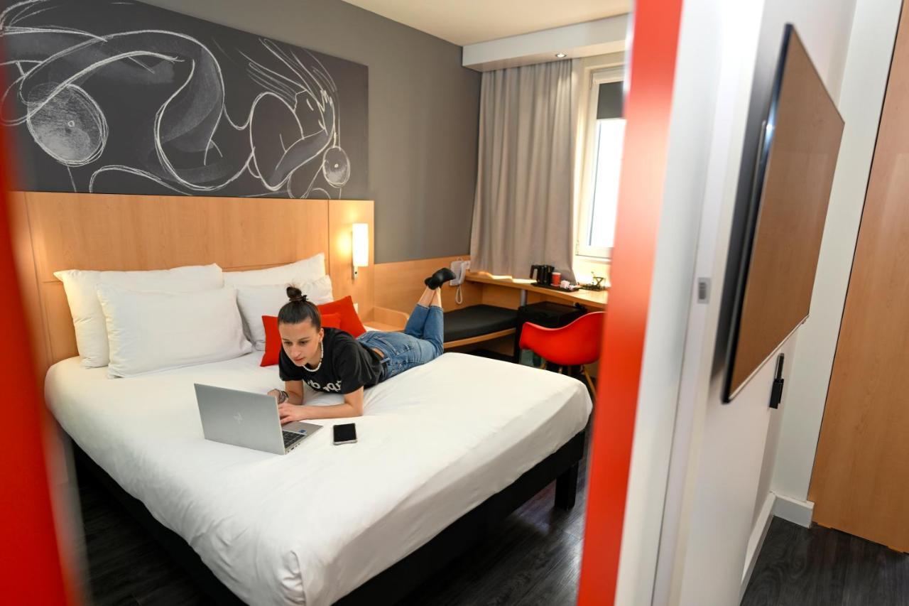 Ibis Skopje City Center Bagian luar foto