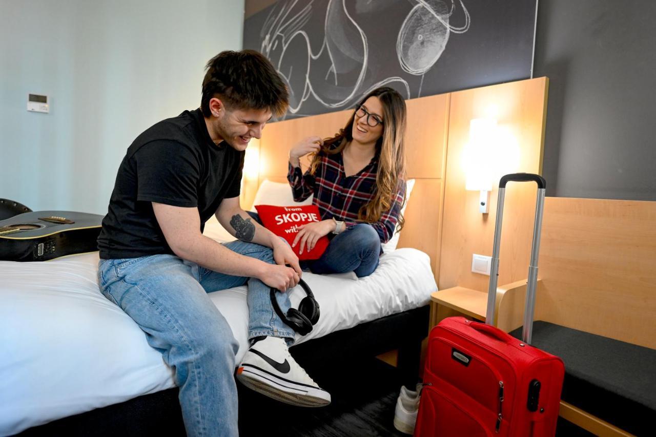 Ibis Skopje City Center Bagian luar foto