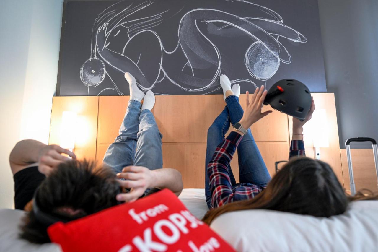 Ibis Skopje City Center Bagian luar foto
