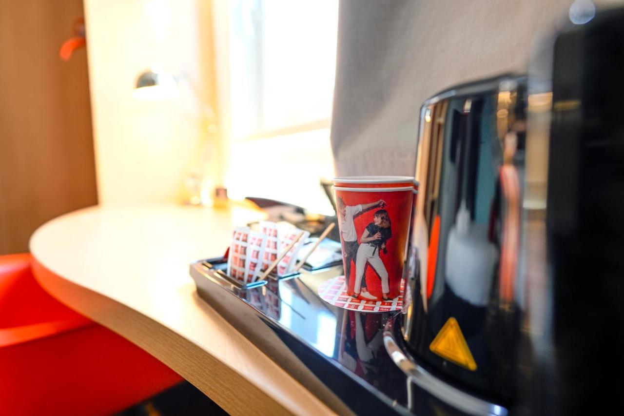 Ibis Skopje City Center Bagian luar foto