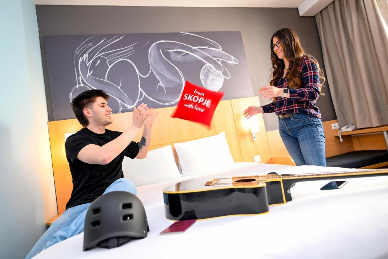 Ibis Skopje City Center Bagian luar foto