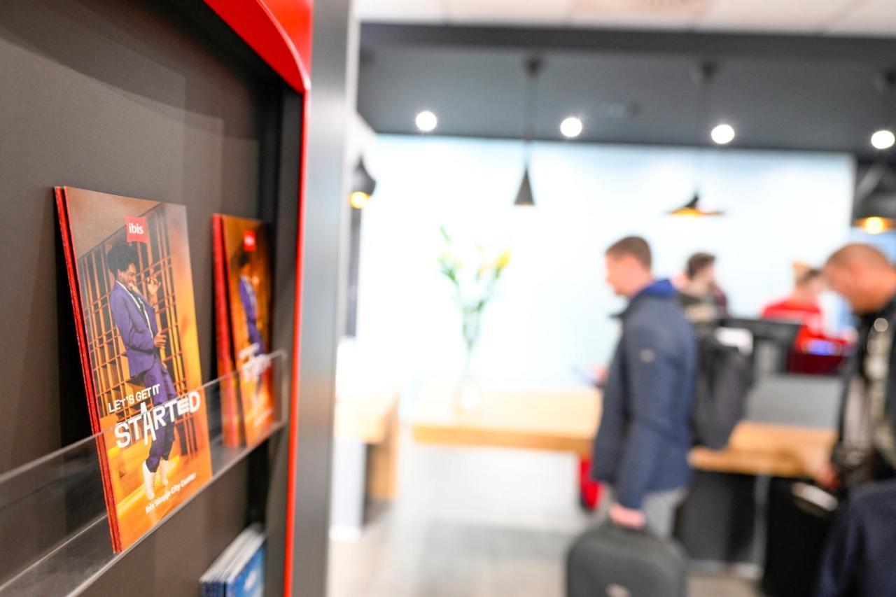 Ibis Skopje City Center Bagian luar foto